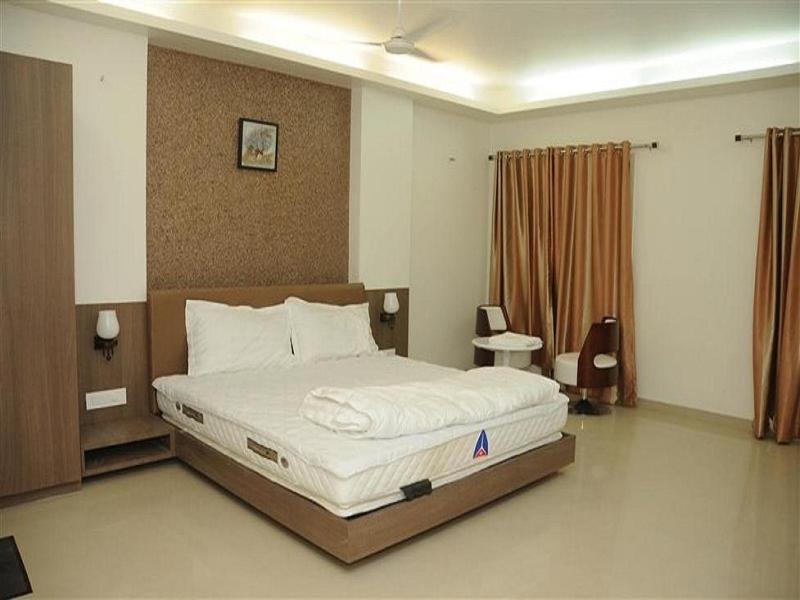 Royal Inn Ankleshwar Ngoại thất bức ảnh