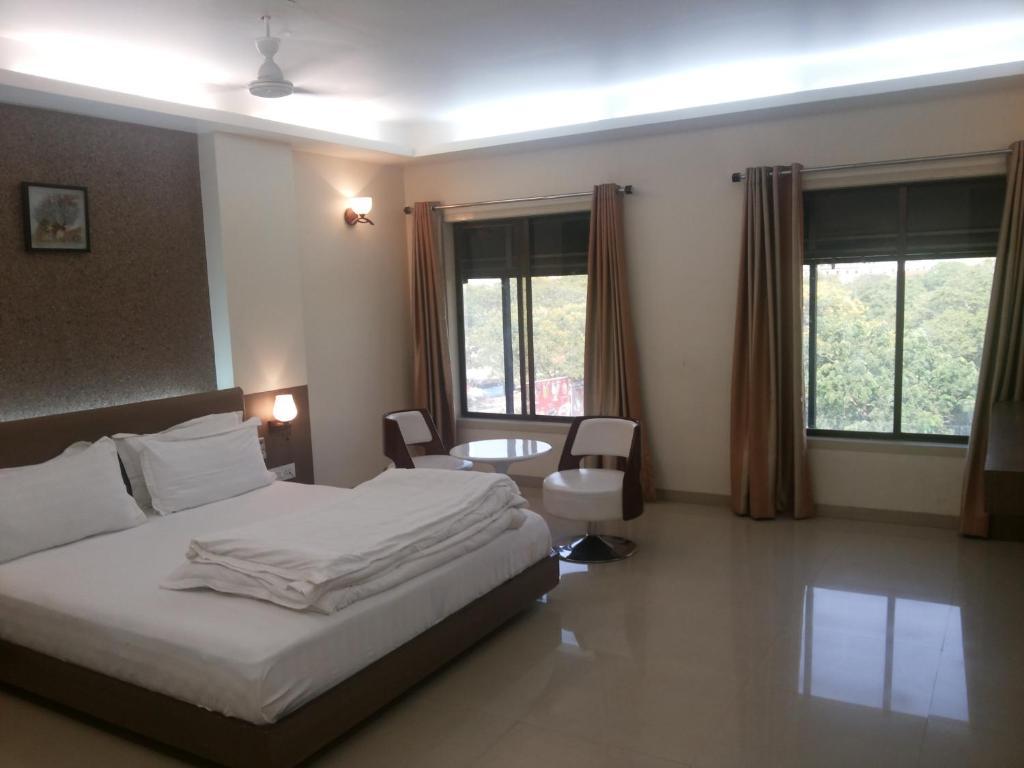 Royal Inn Ankleshwar Ngoại thất bức ảnh