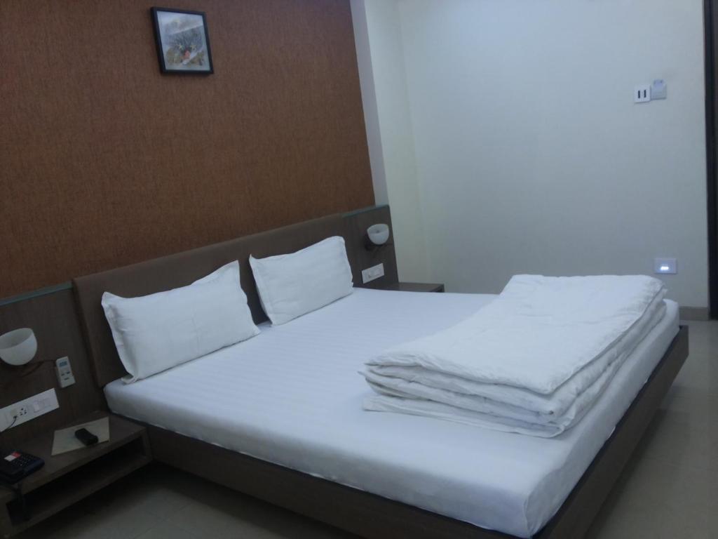 Royal Inn Ankleshwar Ngoại thất bức ảnh